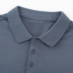 เสื้อโปโลแขนสั้นถักนิตติ้ง ทรงลำลอง สีพื้น ผ้าย้อมสีเรียบ - Product Image 1