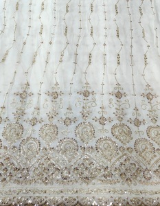 Tissu en viscose pure et soie georgette tendance, très vendu, avec broderies et perles lourdes pour robes de créateurs - Product Image 4