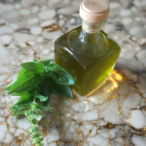 Huile essentielle de menthe verte 100% pure, best-seller en gros, produit OEM liquide pour usage cutané, commande minimum 1L, format de conditionnement 25 kg - Product Image 1