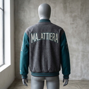 Chaqueta Letterman Gris Teal para Hombre, Cuerpo de Lana, Mangas de Felpa, Parches Bordados, Botones a Presión, Personalizable OEM ODM - Product Image 2