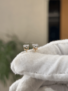 Atemporales Pendientes de Diamante Solitario Ovalado de 1.489 ct, Oro Real de 18 Quilates, Engaste de Cuatro Puntas, Joyería Fina Minimalista de Lujo para Mujer - Product Image 4