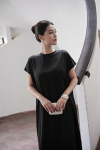 เสื้อผ้าไหมซาตินเรียบง่าย ทรงมิดิ ระบายอากาศได้ดี คอกลม แขนสั้น เอวหลวม มีกระเป๋า สวมใส่สบายทุกวัน เหมาะสำหรับคนท้อง ดูสง่างาม - Product Image 6