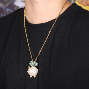 Pendentif hip-hop créatif en forme de cochon, collier personnalisé en moissanite - Product Image 4