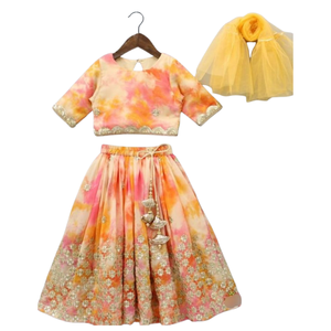 ชุดเลเฮนกาโชลีสำหรับเด็ก ดีไซน์เนอร์ พร้อมพู่ห้อยลาตกันและผ้าคลุมไหล่เข้าชุด - Product Image 3