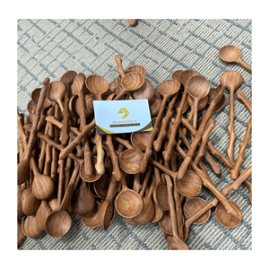 Cuillère en bois classique avec manche en bois naturel 10 ml, écologique, non toxique, pour la cuisine, le mélange, le service des aliments lors de fêtes, fabriquée au Vietnam - Product Image 5