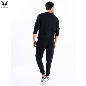 Ensemble de survêtement noir uni pour homme, coupe ajustée, dernière conception, confortable, en tissu de qualité supérieure, idéal pour le jogging et la gym, vente en gros - Product Image 2