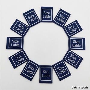 Etiqueta tejida de damasco de alta densidad personalizada, etiqueta de cuello para ropa de lujo premium con logotipo de marca, fabricante de etiquetas para coser en prendas. - Product Image 3