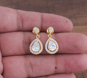 Boucles d'oreilles fantaisie CZ Designer, luxe, argent sterling 925 plaqué, zircone, forme goutte d'eau, bijoux de mode pour femmes, vente en gros - Product Image 1
