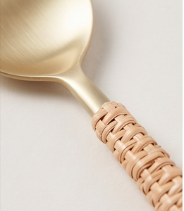 Cuillères en or mat avec manches en bambou tressé, design minimaliste, compatibles lave-vaisselle, pour les décorations de table de mariage - Product Image 2