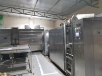 Broyeur de déchets alimentaires moderne en acier inoxydable, moteur 10 CV, utilisation en restaurant et cafétéria, fonctionnement sans odeur, garantie de 2 ans