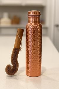 Bouteille en cuivre garantissant une utilisation durable avec une construction robuste réduisant la fréquence et les coûts de remplacement. - Product Image 5