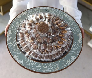 Ensemble de présentoirs à fruits de luxe en bois et velours, fabriqués à la main, empilables, pour fruits et légumes - Product Image 6