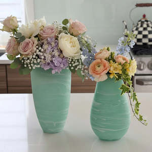 Vase de sol Art Déco en résine, artisanat brillant, écologique, imperméable, blanc - Product Image 1