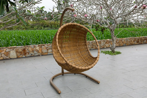 Fauteuil suspendu de patio NEST Designer avec panier en osier HDPE - Product Image 2