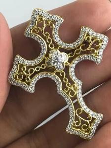 Colgante Clásico de Plata de Ley Bañada en Oro con Micro Cruz de Diamantes y Letra, con Dije de Diamantes para Fiestas - Product Image 3