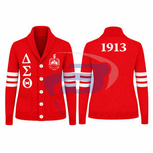 Delta |   Sigma |   Suéter de Punto con Botones Bordados en Rojo de la Hermandad Theta, con Rayas Blancas, Suéter DST Apparel para Mujer - Product Image 3