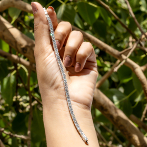สร้อยข้อมือเทนนิสทองคำขาวสุดหรู ประดับเพชรทรงกลมเจียระไนแบบบริลเลียนท์ ชุดของขวัญเครื่องประดับสำหรับผู้หญิง ดีไซน์หรูหราสง่างาม - Product Image 4