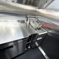 Remorque mobile de restauration asiatique avec auvent personnalisé et climatisation, idéale pour les sushis, les poke bowls, le teriyaki, les rouleaux de printemps – Parfaite pour les professionnels du street food.