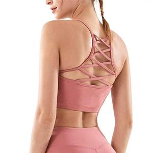 Conjunto de yoga sin costuras para mujer 2027, tela elástica y transpirable, pantalones cortos de cintura alta y sujetador halter con ajuste de soporte y diseño personalizado. - Product Image 2