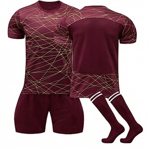 Maillot d'entraînement personnalisé, ensemble de maillot de football, survêtement de football, équipement de sport, uniforme de football sublimé, short, prêt pour l'hiver, avec empiècement avant - Product Image 1