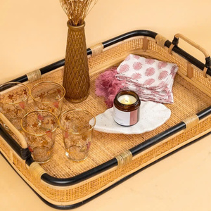 Plateau rectangulaire en bambou tressé avec poignées, style bohème, pour la table, le rangement et le service - Product Image 3