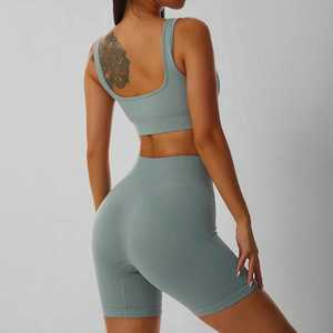 Ensemble d'entraînement trois pièces pour femmes professionnelles, leggings de yoga sans couture taille haute, soutien-gorge de sport à maintien moyen, veste d'entraînement premium - Product Image 2