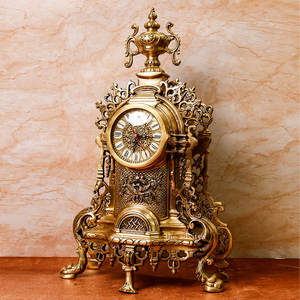 Reloj inglés vintage de latón (grande), artículo de regalo tradicional indio hecho a mano - Product Image 3