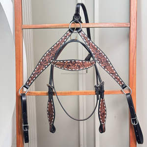Ensemble de clous Western Horse en cuir usiné à la main Headstall et collier de poitrine fabriqués à la main avec un design personnalisé pour Rodeo Trail & Show - Product Image 4