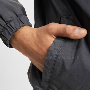 ชุดวอร์มกันลมผู้ชายผ้าโพลีเอสเตอร์ไนลอนน้ำหนักเบาพิมพ์โลโก้ได้ตามต้องการ ชุดวอร์มกันลมไนลอนสำหรับกิจกรรมกลางแจ้ง - Product Image 4