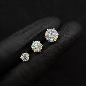Pendientes de Diamantes de Moissanita de Alta Calidad con Cierre Seguro y Brillo Intenso para Mujer, para Uso Diario y Formal - Product Image 1