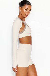 Haut court tricoté extensible pour femme, coupe ajustée, manches longues, ouvert sur le devant, en polyester et élasthanne, idéal pour superposer – Vente en gros - Product Image 3