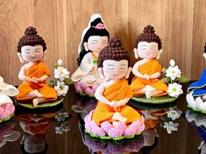 ตุ๊กตาแกะถักโครเชต์ อมิกุรุมิ ชุดสีเขียว กระเป๋าเป้สะพายหลัง การ์ตูน แฟชั่น ของเล่นตุ๊กตาขนนุ่ม รูปทรง 3 มิติ พวงกุญแจคาราไบเนอร์นุ่มๆ ของขวัญวันเกิด วันคริสต์มาส - Product Image 6