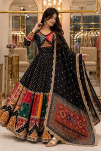 Conjunto de Lehenga Tradicional Indio-Pakistaní para Mujer, Largo hasta el Suelo, con Estampado Colorido y Dupatta Bordada, para Bodas y Fiestas, Sin Arrugas - Product Image 2