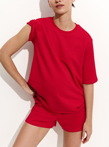 Ensemble deux pièces rouge pour femme, t-shirt à manches courtes et short, col rond, coupe ample, décontracté, printemps-été, 100% coton, imprimé avec des lettres - Product Image 3
