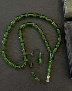 Rosario Islámico Ecológico Hecho a Mano con 33 Cuentas de Resina Amarilla, Borla de Metal Plateado, Personalizable para Musulmanes - Product Image 6