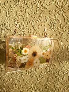 Pochette en résine peinte à la main, écologique, avec fleurs pressées, motif prairie ensoleillée, pour décorations de mariage - Product Image 5