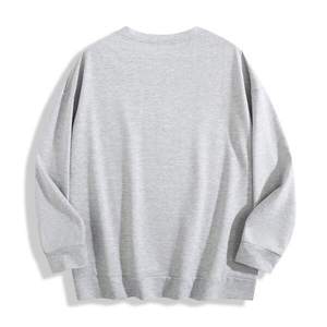 Sudadera Oversize Gris para Mujer, Cuello Redondo, 100% Algodón Felpa, Estampado de Letras Varsity, Estilo Urbano, con Capucha, Logotipo Personalizado, Venta al por Mayor - Product Image 4