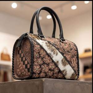 Bolsa de Viaje de Cuero Genuino 100% Tallado a Mano con Diseño Floral, Bolsa de Lona de Lujo para Mujer, Resistente al Agua - Product Image 3