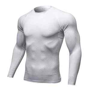 Rashguard Homme Personnalisable Très Demandé – Style Tendance, Fabrication de Qualité Supérieure, Respirant et Facile à Porter - Product Image 6