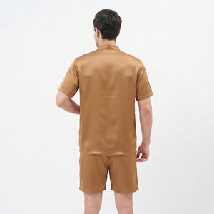 Set Camicia e Pantaloncini in Seta 100% Lavabile, Camicia a Maniche Corte con Bottoni e Tasca sul Petto, Pantaloncini in Raso, Completo da Notte in Due Pezzi per Uomo - Product Image 2