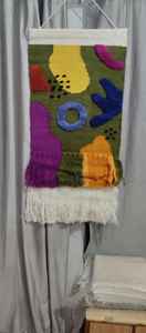 Alfombra de algodón y lana con diseño geométrico abstracto, hecha a mano. |   Tapiz de Macramé Tejido a Mano Abstracto, Decoración Boho Moderna para Colgar en la Pared -43 - Product Image 3