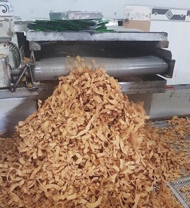 VIETNAM ORGANIC DRIED CRISPY COCONUT CHIPS - HEALTHY TROPICAL <b>SNACK</b>, for SMOOTHIES and SHAKES/Ms. Selina - Product Image 5