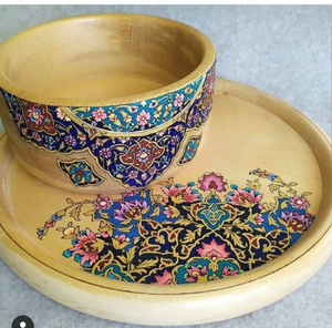 Ensemble bol et assiette en bois avec motifs orientaux bleus vibrants et cuillère, pichwai en métal fait main disponible à prix de gros. - Product Image 4