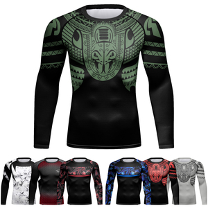 T-shirt de compression à manches longues pour homme avec logo personnalisé, idéal pour l'entraînement MMA et BJJ, imprimé par sublimation motif tribal et floral - Product Image 3