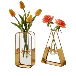 Vase à fleurs en verre moderne avec base dorée Vase de table décoratif minimaliste Décoration intérieure de luxe Pièce maîtresse de mariage Cadeau - Product Image 5