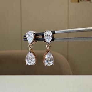 Pendientes Colgantes de Oro de 14K con Diamante Cultivado en Laboratorio en Forma de Pera, 3CTW, Joyería Elegante para Novia, Regalo para Mujer, para Fiestas y Eventos - Product Image 2