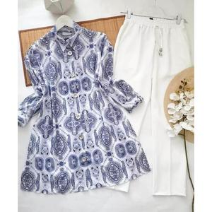 ชุดปาร์ตี้พิมพ์ลายดิจิทัลเรยอนสีน้ำเงินทะเลที่เหมาะกับชาวอินเดียและปากีสถาน - Product Image 1