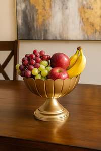 Bol à fruits décoratif central en laiton doré avec piétement, bord festonné, élégant centre de table pour salon et salle à manger - Product Image 4