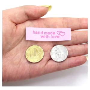 Étiquettes personnalisées en satin tissé de qualité supérieure avec logo imprimé pour vêtements de marque - Product Image 4