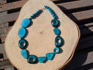 Designer Resin Beaded <b>Necklace</b> Fashion Jewelry Vibrant <b>Statement</b> Piece Lightweight Trendy Accessory for Women Girls Stylish Wear - Product Image 3